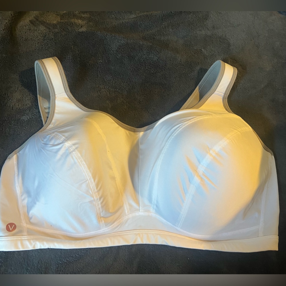 Livi Active White Full Coverage Bra